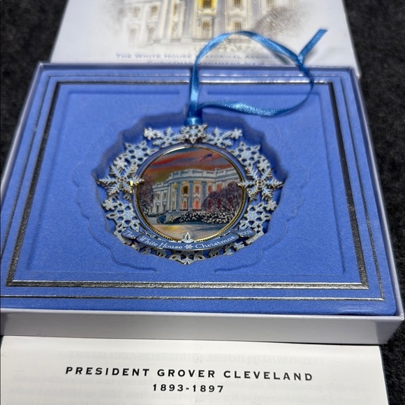White House Christmas Ornament 2003 - Picture 4 of 6